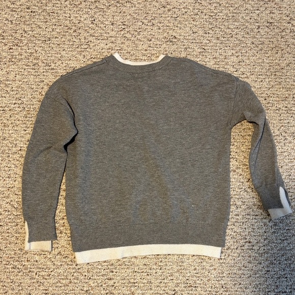 Women’s Gray Sweater - Picture 4 of 4